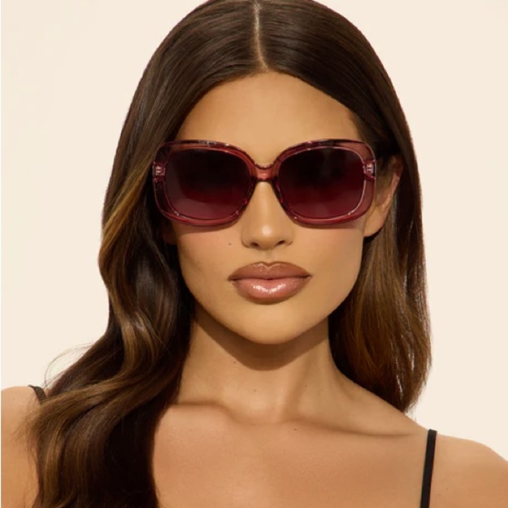 Purple On The Pier Sunglasses NEW 🏷️